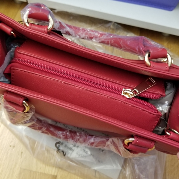 BNWT Forever 21 Red Handbag with Strap - Picture 2 of 4